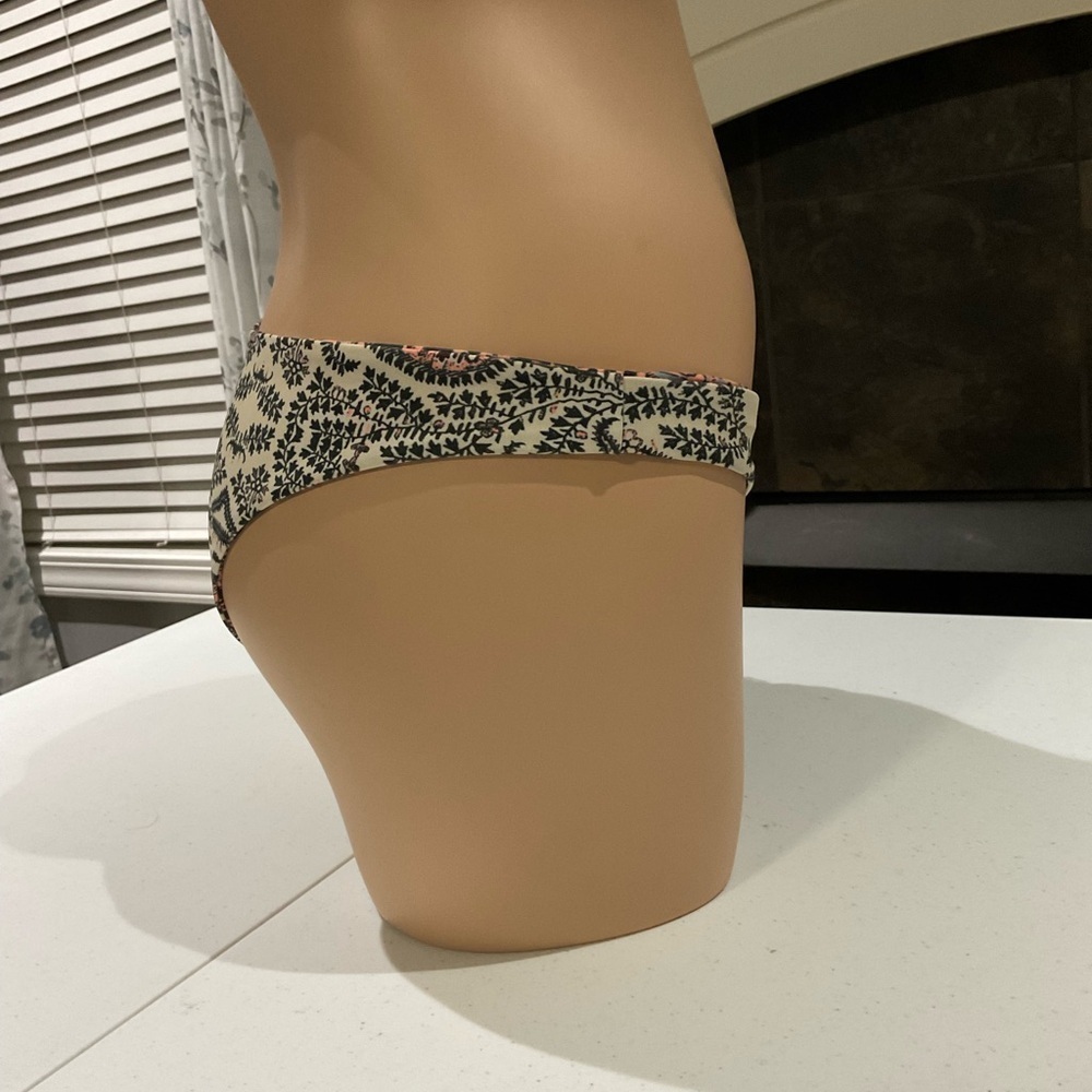 Gypsy 05 Reversible Paisley Patterned Bikini Bottom - Picture 10 of 11